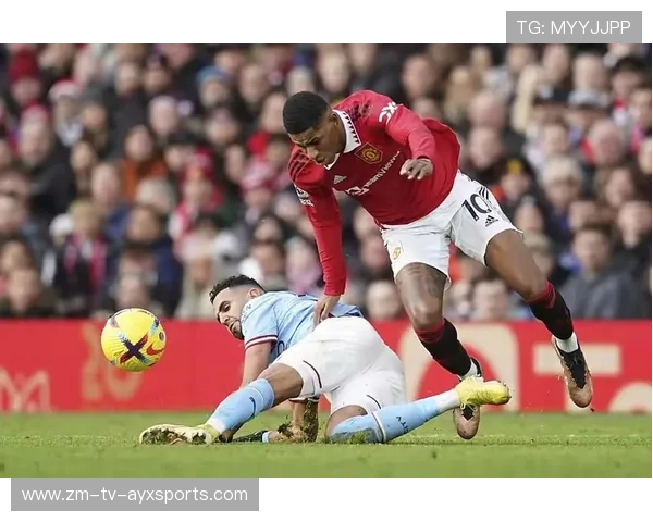 拉什福德外脚背弧线球破门 拉什福德外脚背弧线球破门